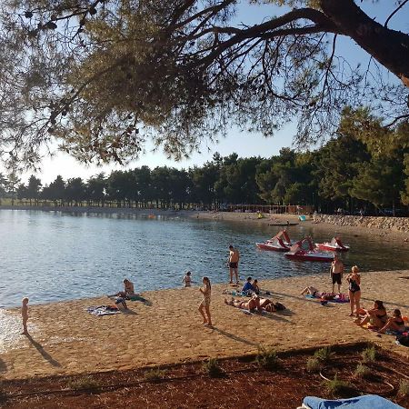 Appartamento App Mirjana Novigrad Istria Esterno foto